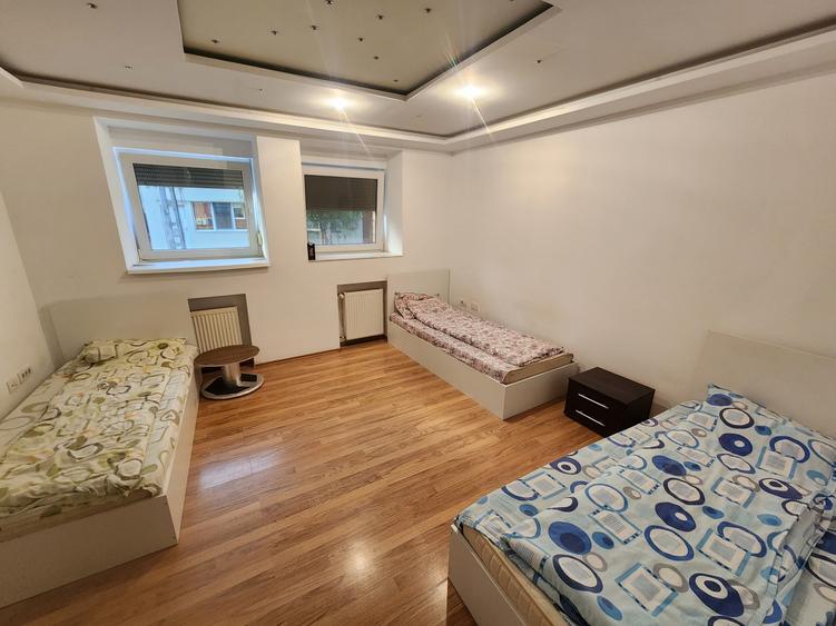 Apartament cu 5 camere, mobilat în Complex Studențesc