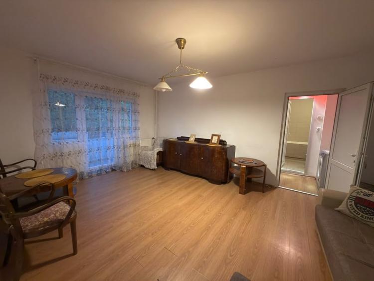 Apartament cu 2 camere semidecomandat, mobilat în Gheorghe Doja
