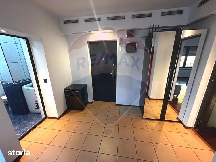Apartament cu 2 camere semidecomandat, mobilat în Centrul Civic