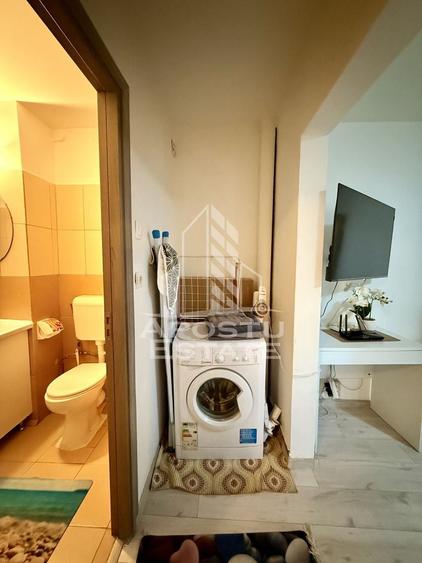 Apartament cu 2 camere semidecomandat, mobilat în Complex Studențesc