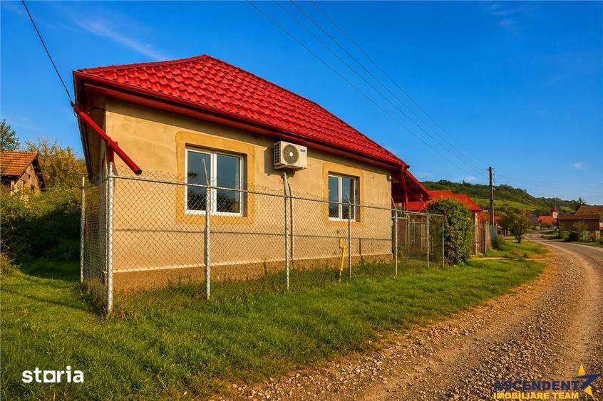 Casă cu 3 camere cu Teren 2700 Mp în Sânpaul
