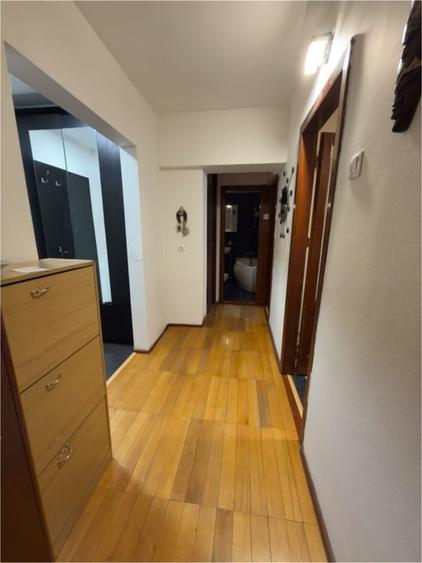 Apartament cu 2 camere decomandat, mobilat în Republicii