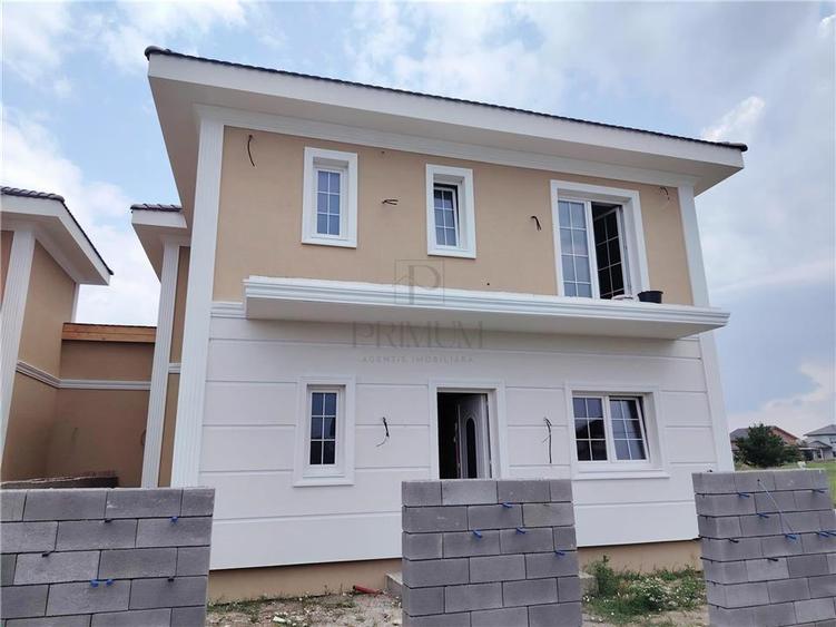 Duplex cu 5 camere cu Canalizare în Moșnița Nouă