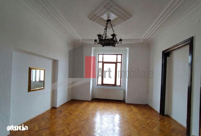 Apartament cu 3 camere în Moșilor