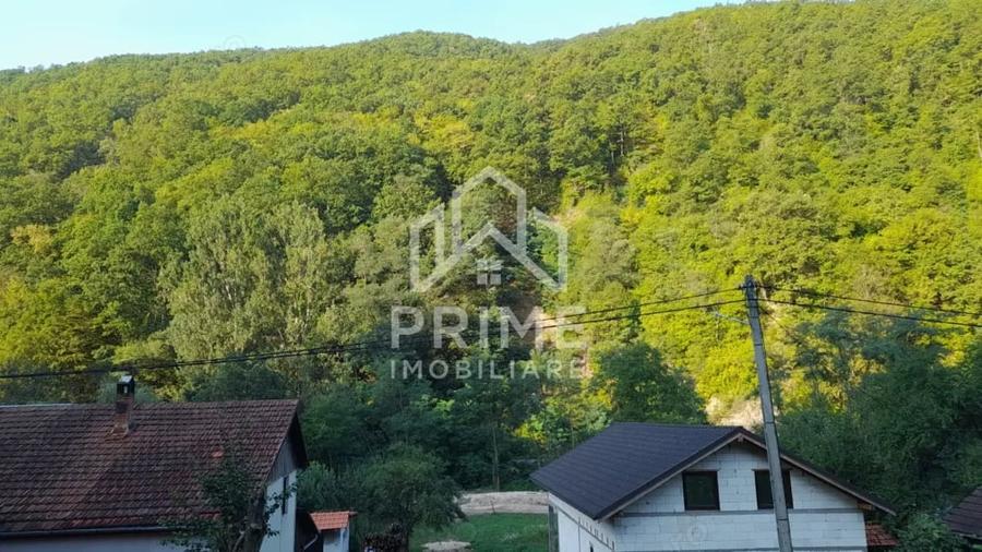Teren de 1240 mp, în Fața