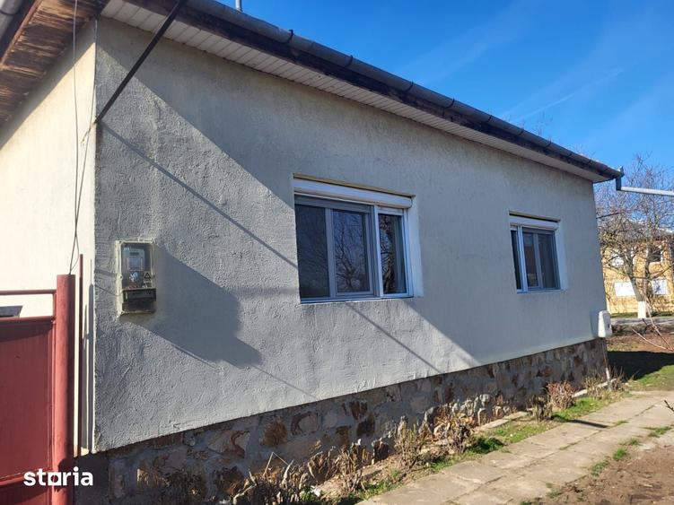 Casă cu 4 camere semidecomandat cu Teren 560 Mp în Șagu