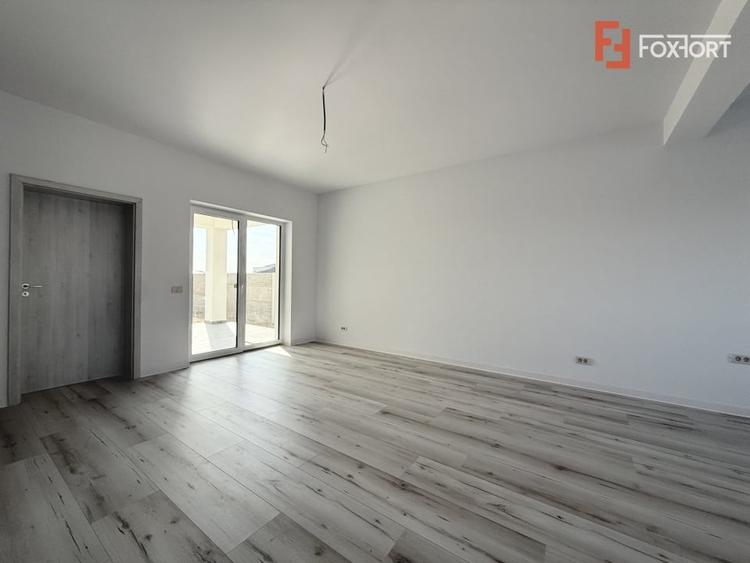 Duplex cu 4 camere cu Canalizare în Săcălaz