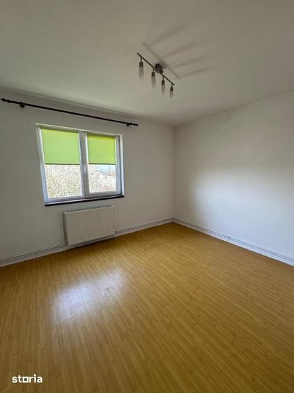 Apartament cu 3 camere în Traian