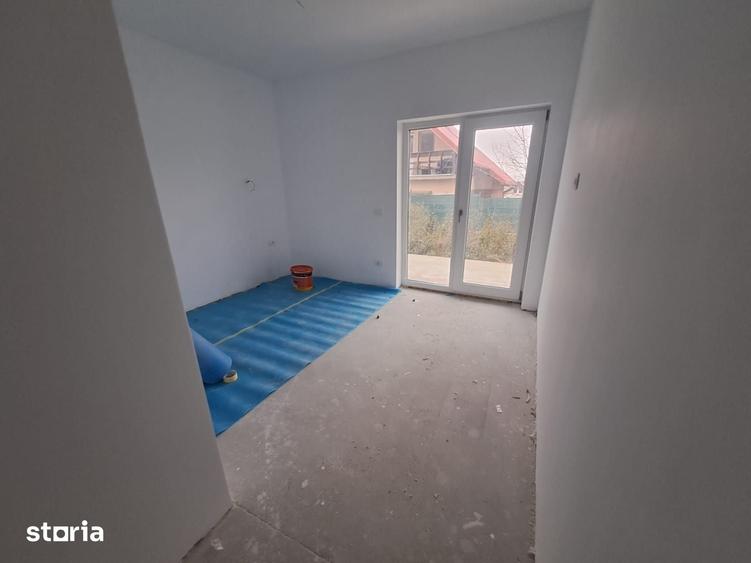 Apartament cu 3 camere în Ciurea