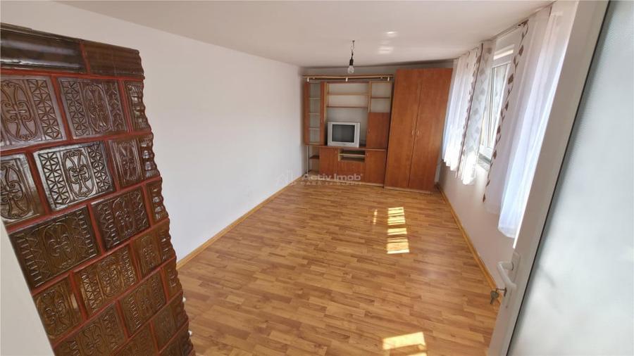 Casă cu 8 camere cu Teren 432 Mp în Central