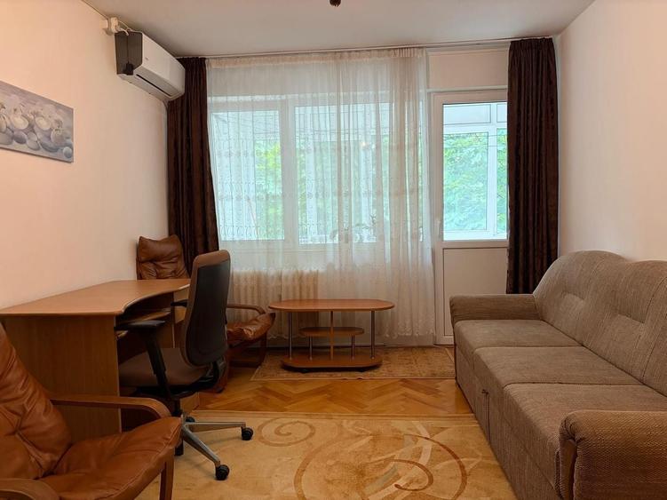 Apartament cu 2 camere semidecomandat, mobilat în Alexandru Obregia