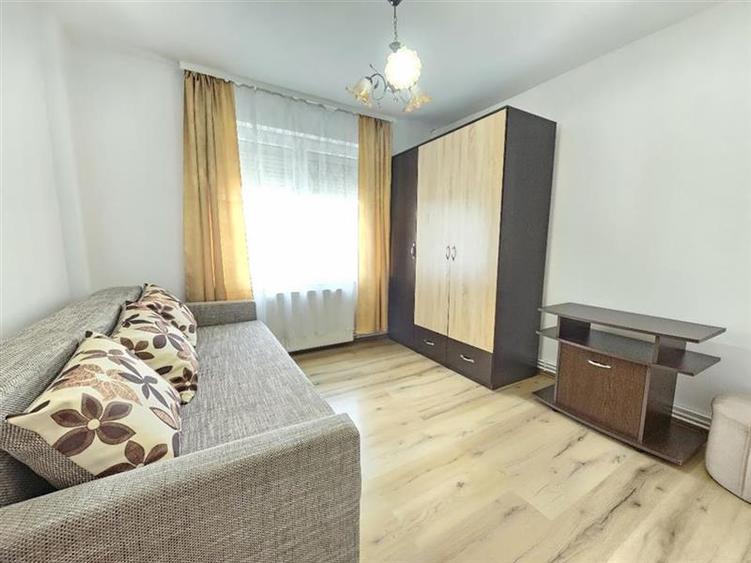 Apartament cu 4 camere decomandat, mobilat în Tudor Vladimirescu