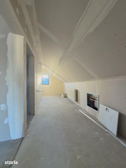 Casă cu 4 camere cu Teren 230 Mp în Central