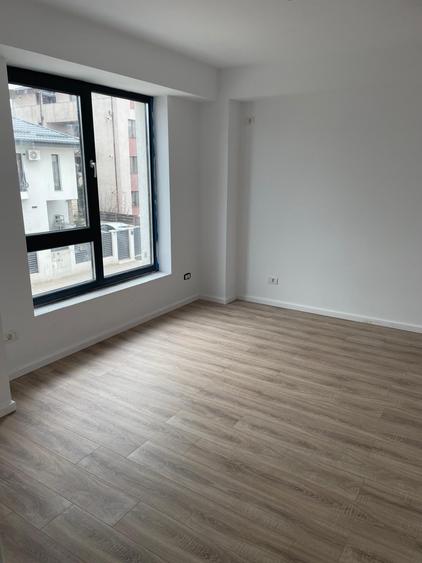 Duplex cu 5 camere cu Canalizare în Central