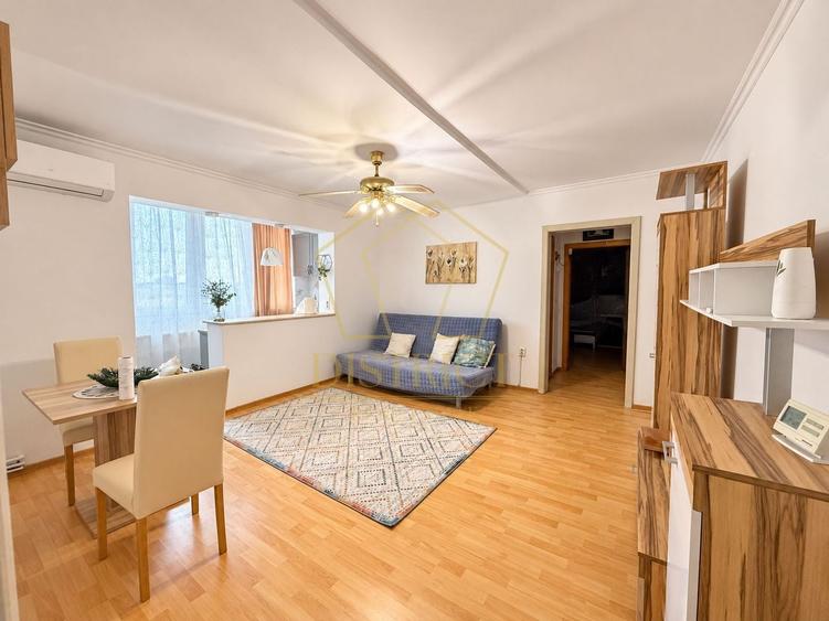 Apartament cu 3 camere semidecomandat, mobilat în Girocului