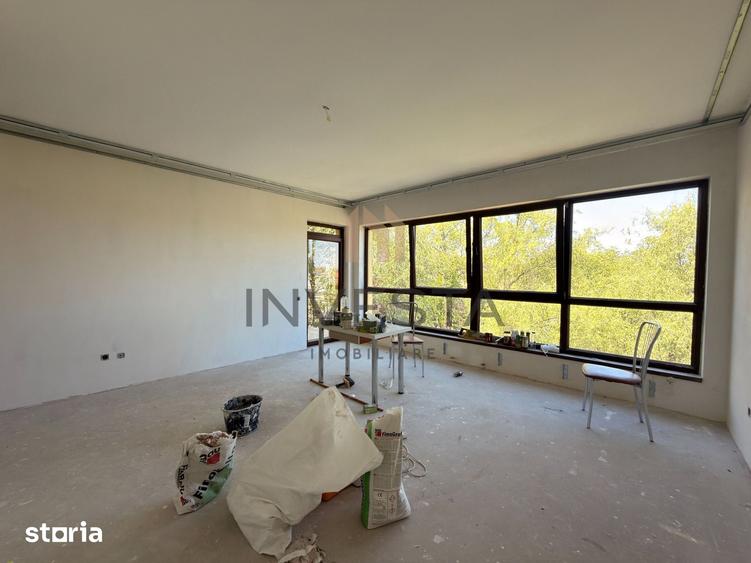 Apartament cu 3 camere semidecomandat în Andrei Mureșanu
