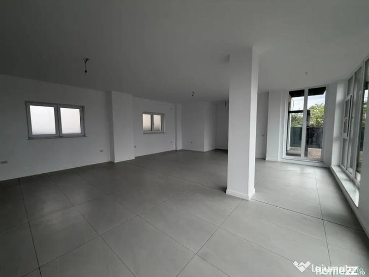 Spațiu comercial, de 90 mp, în Central
