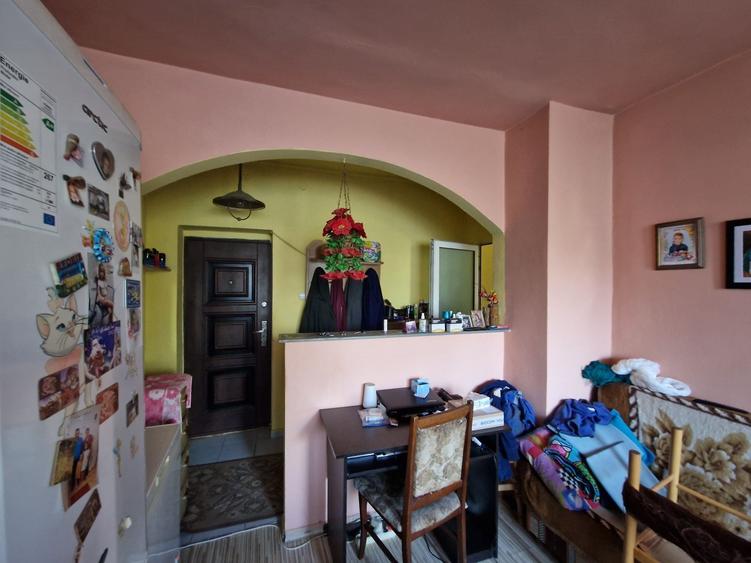 Apartament decomandat în Șandra