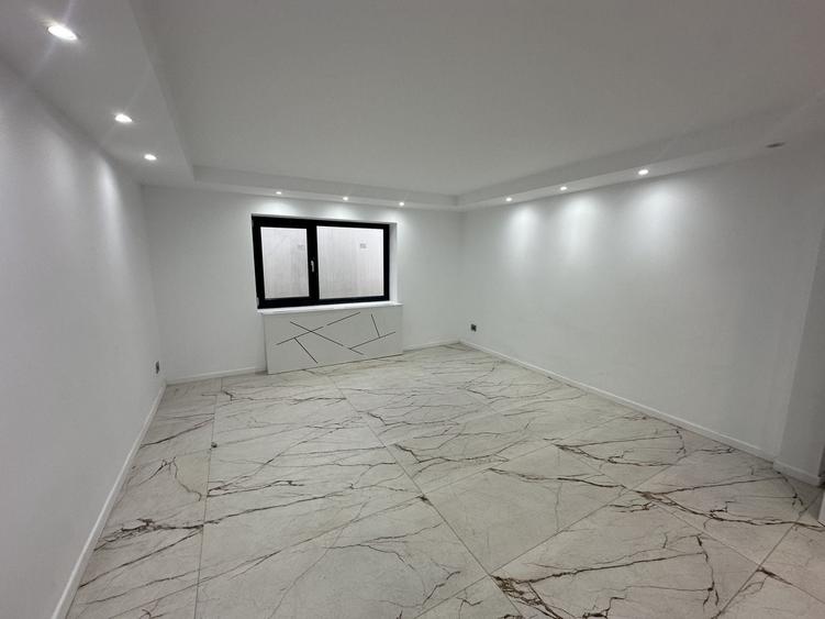Casă individuală cu 10 camere cu Canalizare în Pipera