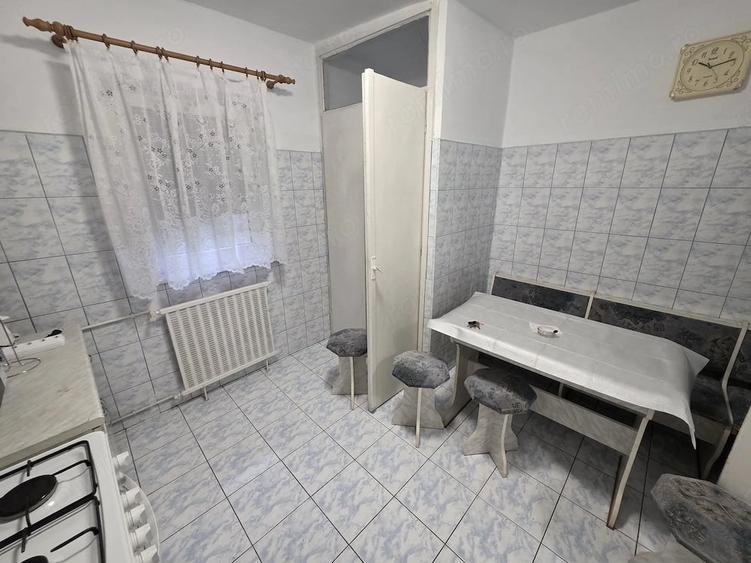 Apartament cu 3 camere decomandat în Dorobanților