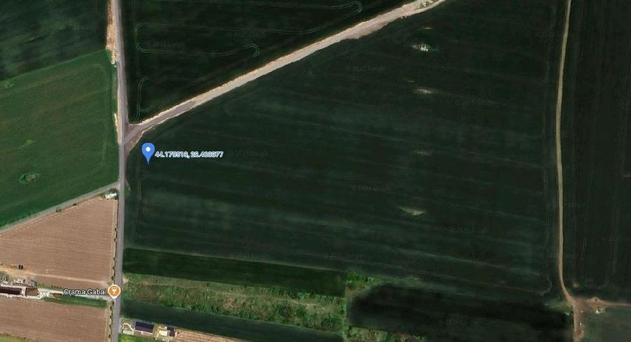 Teren de 5000 mp, în Valu lui Traian