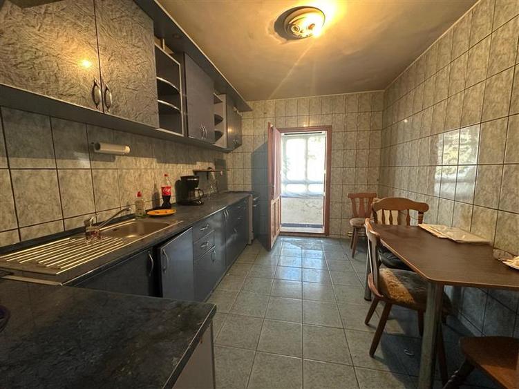 Apartament cu 3 camere decomandat, mobilat în Luncă