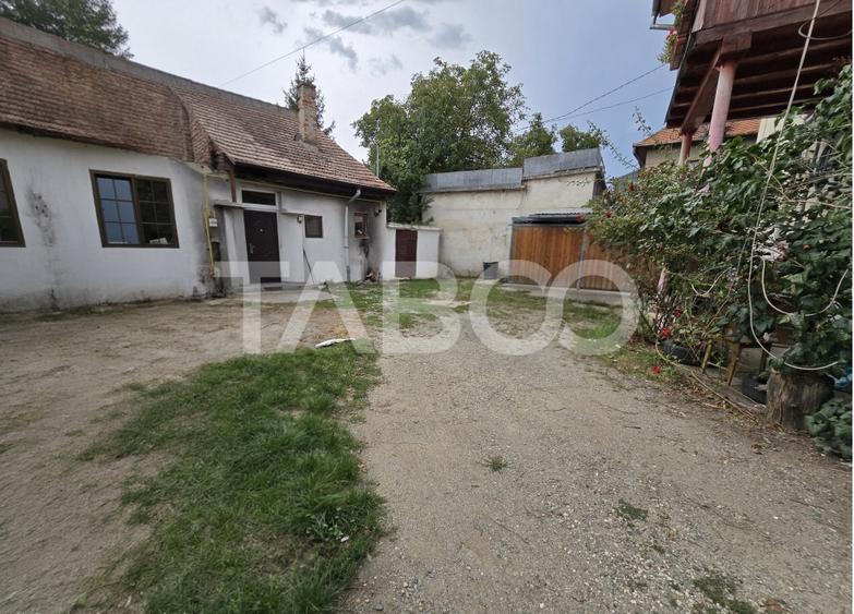 Apartament cu 4 camere decomandat, mobilat în Orașul de Jos