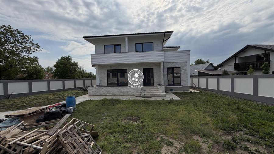 Casă cu 6 camere decomandat cu Teren 750 Mp în Aroneanu