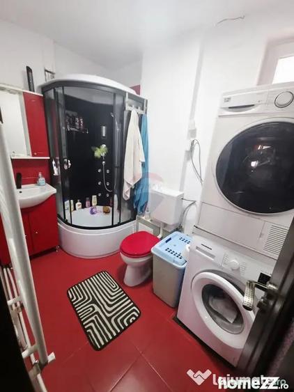 Apartament cu 4 camere decomandat în Mărăței