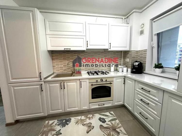 Apartament cu 2 camere decomandat în Tractorul