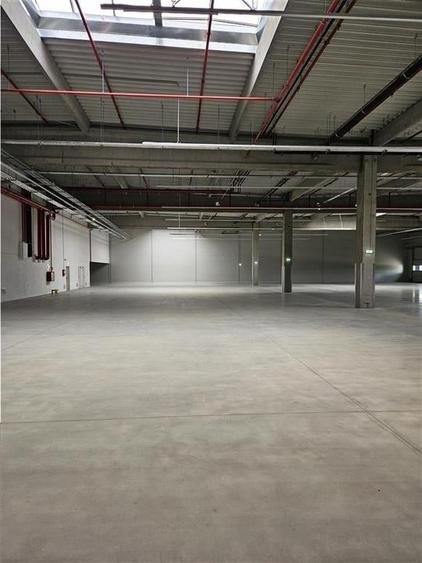 Spațiu industrial, de 900 mp, în Est