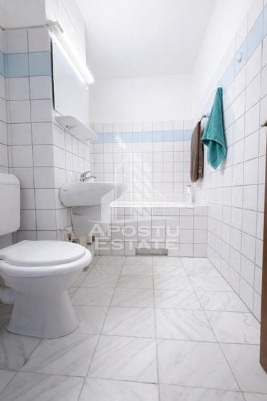 Apartament cu 3 camere decomandat, mobilat în Aradului