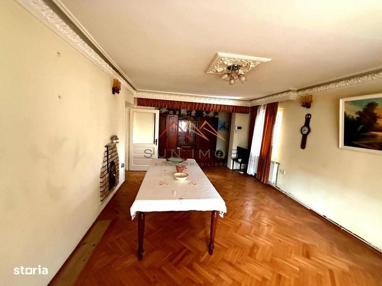Casă cu 4 camere în Central