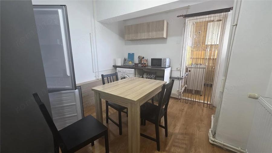 Garsonieră decomandată în Rovine