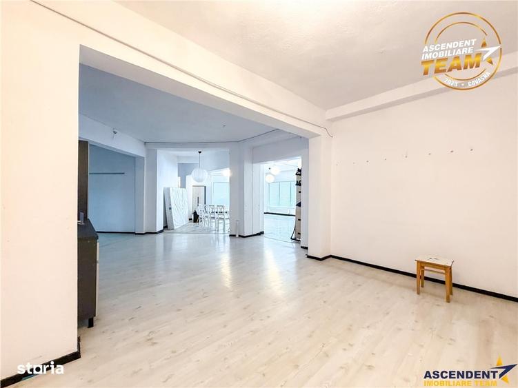 Spațiu comercial, de 553 mp, în Central