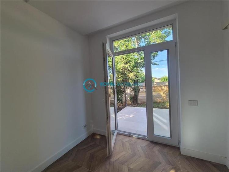 Duplex cu 5 camere cu Piscina în Păulești