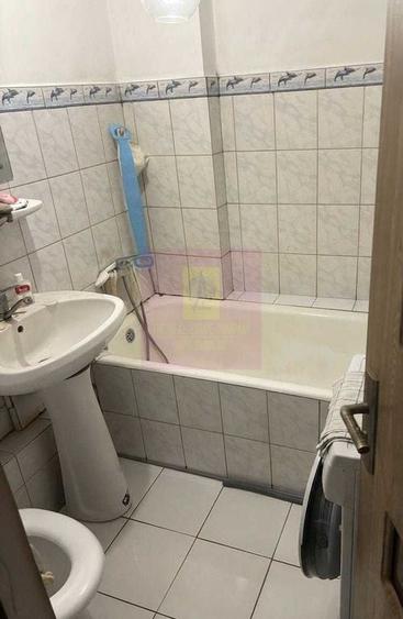 Apartament cu 3 camere decomandat în Octavian Goga