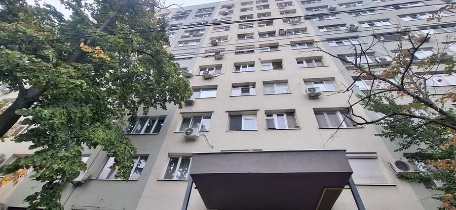 Garsonieră în Titan