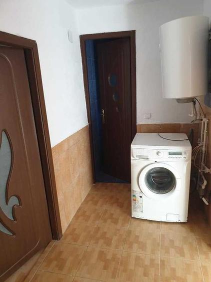 Casă cu 4 camere în Deveselu