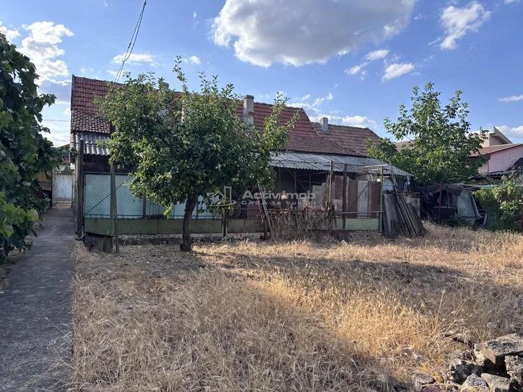 Casă cu Teren 1005 Mp în Iosia