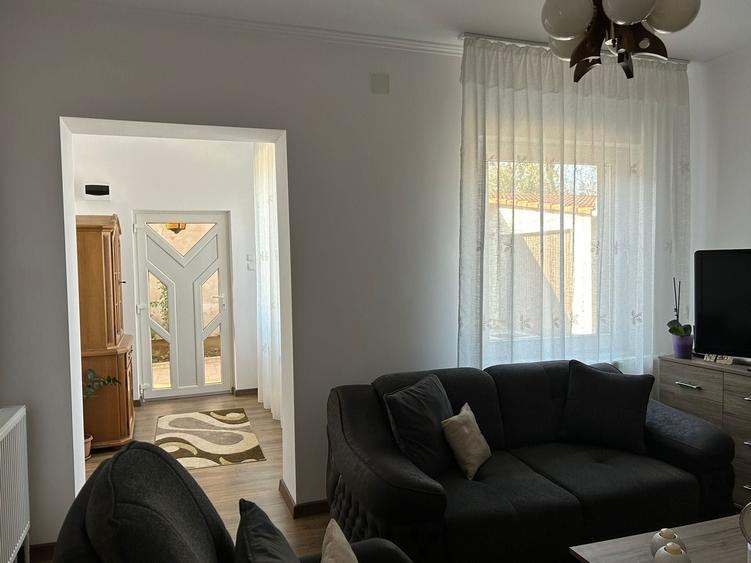 Casă cu 3 camere în Marghita