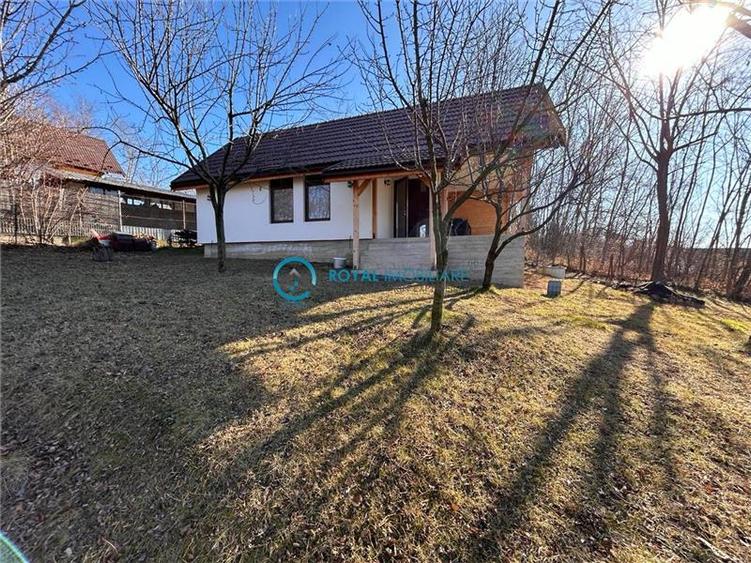 Casă individuală cu 2 camere cu Teren 1380 Mp în Teișani