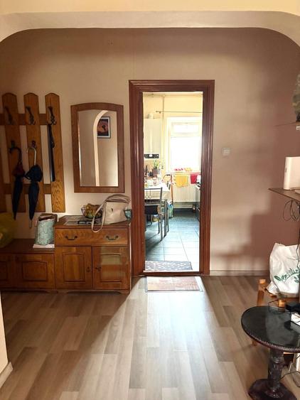 Apartament cu 4 camere decomandat, mobilat în Brătianu