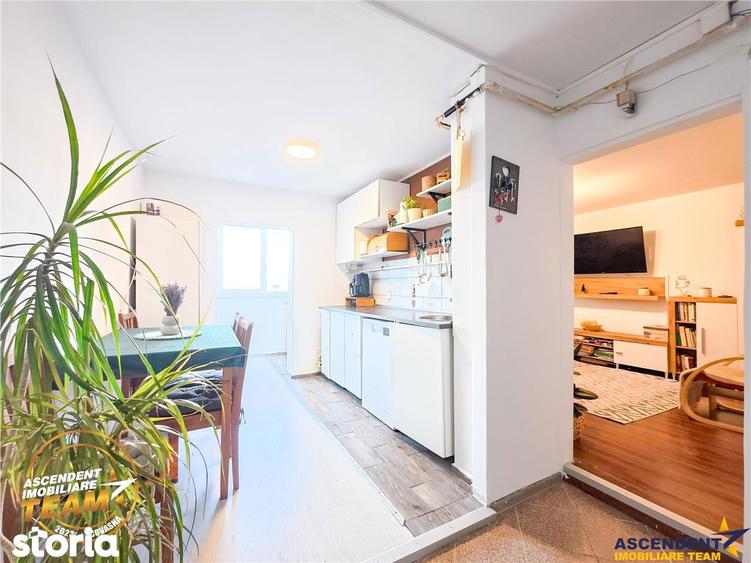 Apartament cu 3 camere decomandat în Central