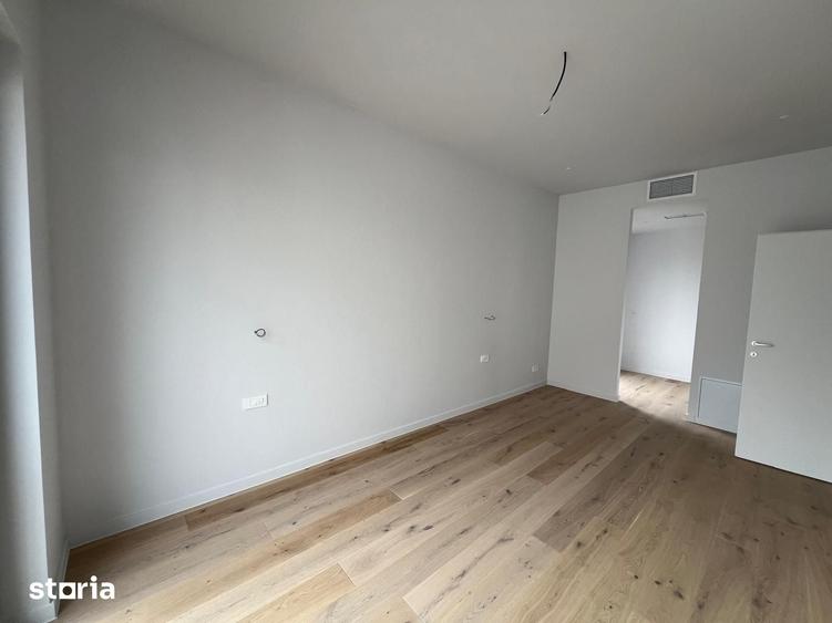 Casă cu 4 camere cu Teren 300 Mp în Tunari
