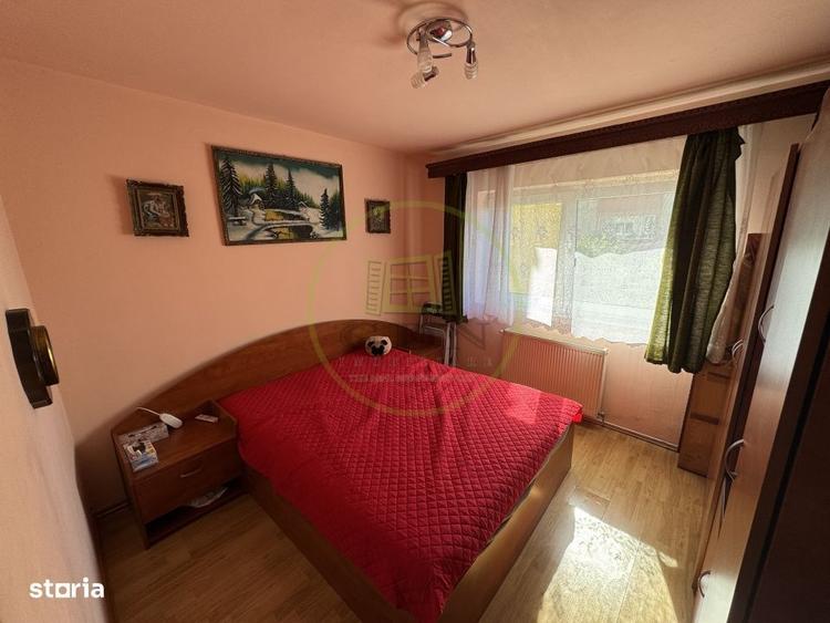 Apartament cu 4 camere, mobilat în Tractorul