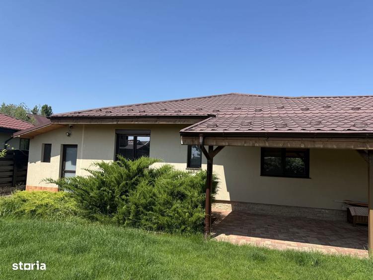 Casă cu 5 camere cu Teren 600 Mp în Balotești