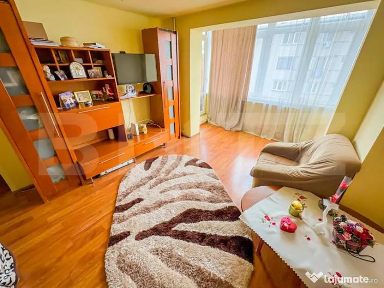 Apartament cu 4 camere decomandat, mobilat în Gojdu