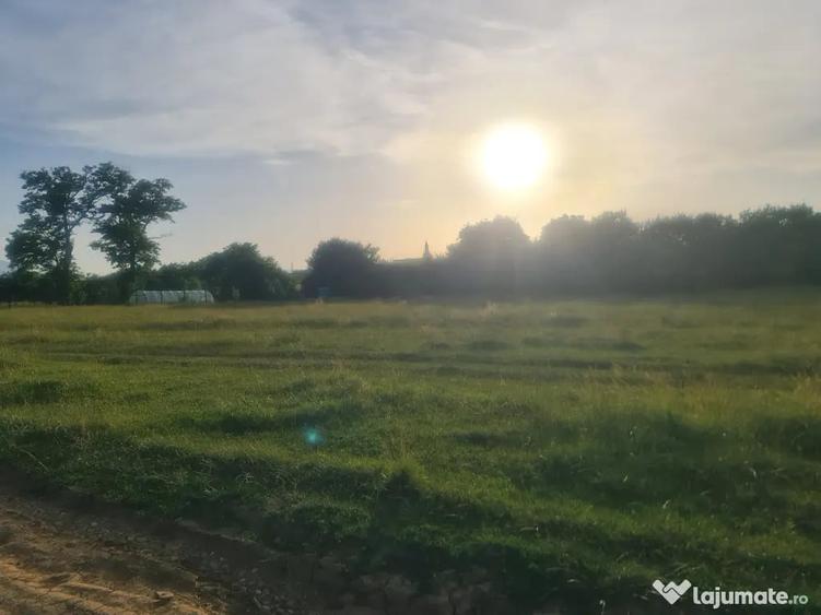 Teren de 750 mp, în Cristian