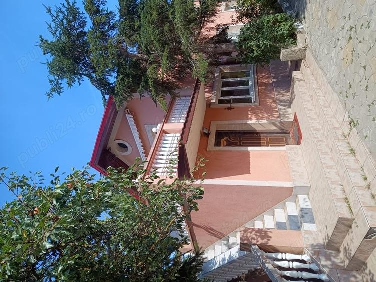 Casă cu 5 camere cu Teren 1000 Mp în Postăvari